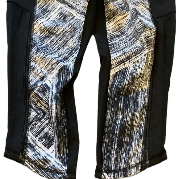 Lululemon Hot To Street crop Mesh Leggings - Picture 4 of 10